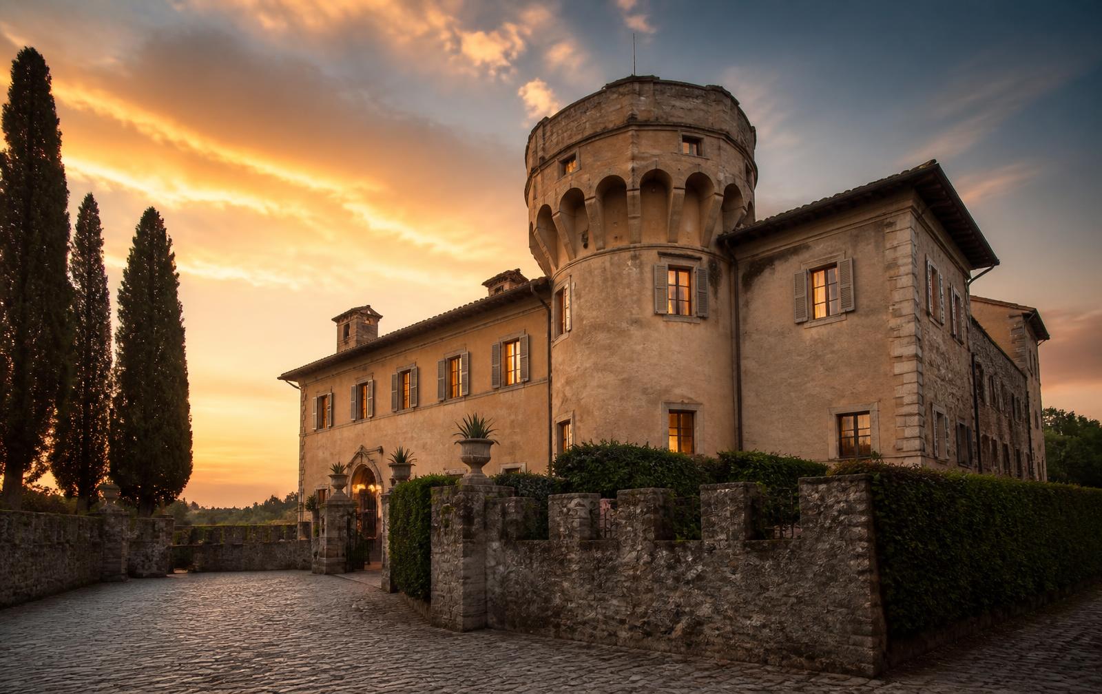 Castello di Tor Crescenza al tramonto